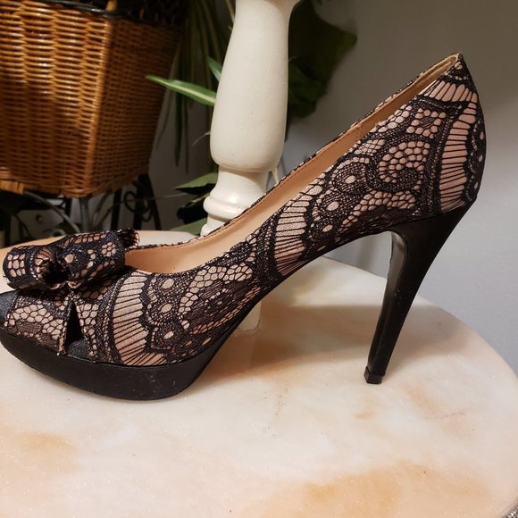 New never worn Audrey Brooke Laced Black Platforms - Picture 1 of 10